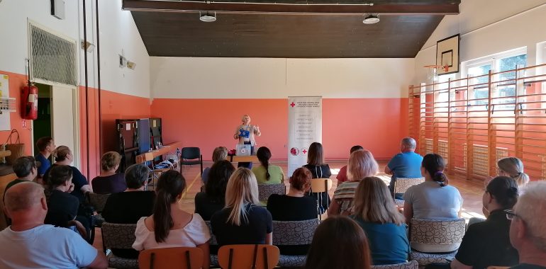Tečaj prve pomoći za odgojno-obrazovne djelatnike u OŠ Ivana Rangera Kamenica