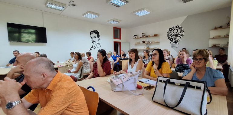 Edukacija odgojno-obrazovnih djelatnika osnovne škole Maruševec