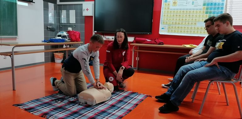 Edukacije za učenike OŠ Radovan i PŠ Salinovec u sklopu projekta “I na e-romobilu sigurni u prometu”